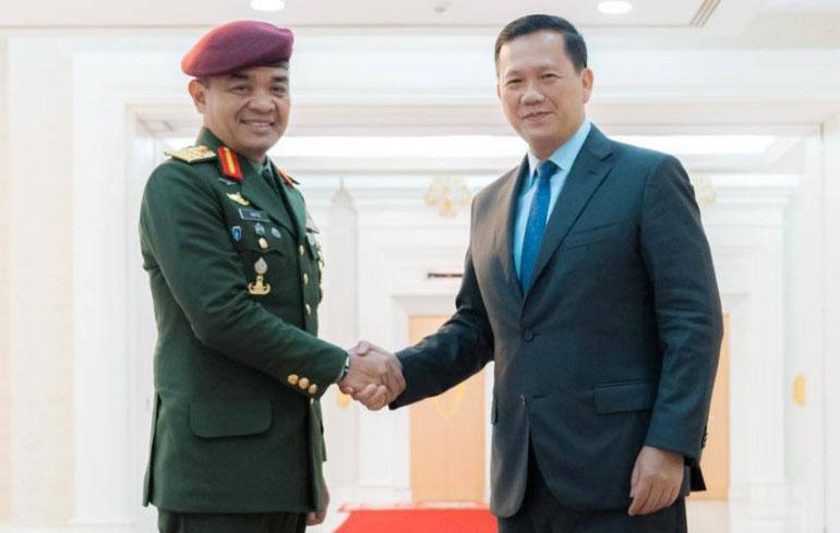 មេបញ្ជាការ​កងទ័ពជើងគោក​ម៉ាឡេស៊ី កោតសរសើរ​កម្ពុជា​ចំពោះ​ការរីកចម្រើន​យ៉ាង​ឆាប់រហ័ស​លើ​គ្រប់​វិស័យ​