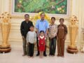 ចៅស្រី ស៊ុន ស្រី​តី (កុមារីលក់ផ្កា) បាន​ជួប លោកតា សម្ដេច​តេជោ ហើយ