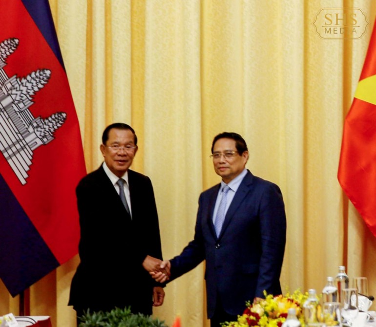 ​សម្តេច​តេជោ ហ៊ុន សែន អញ្ជើញ​ជួបពិភាក្សា​ការងារ ជាមួយ​ឯកឧត្តម PHAM Minh Chinh នាយករដ្ឋមន្ត្រី​វៀតណាម​