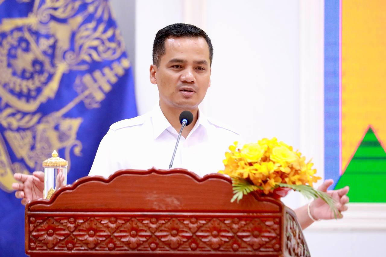 ឯកឧត្តម​អភិ​សន្តិ​បណ្ឌិត ស សុខា សន្យា​ជំរុញ​ក្រុមការងារ​អភិវឌ្ឍ​យុវជន​ខេត្តព្រៃវែង ពង្រីក​ការបណ្ដុះបណ្ដាល​ចំណេះ​ជំនាញ​យុវជន ឱ្យ​កាន់តែ​សកម្ម​និង​មាន​គុណភាព​!
