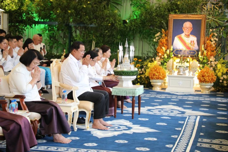 សម្ដេច​តេជោ ហ៊ុន សែន អញ្ជើញ​ក្នុង​ពិធីបុណ្យ​ទក្ខិណានុប្បទាន​គម្រប់​១​ឆ្នាំ​ឧទ្ទិស​មហាកុសល​ជូន​ដួង​វិញ្ញាណក្ខន្ធ​សម្ដេចចៅហ្វា​វាំង​វរវៀងជ័យ​អធិបតី​ស្រឹង្គា​រ គង់ សំអុល